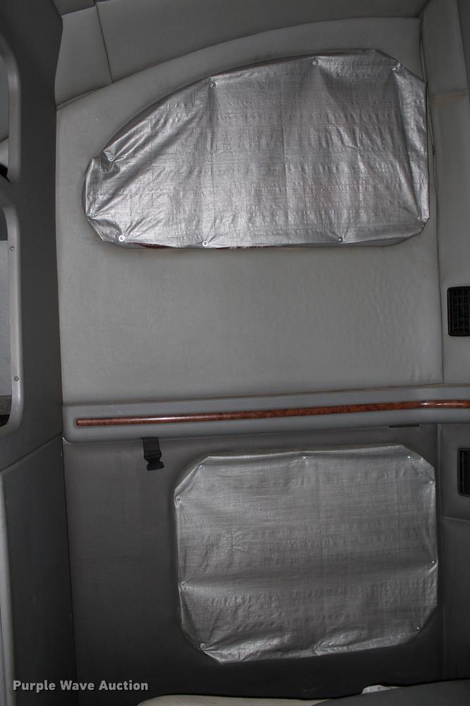 image for item EH9664 2003 Peterbilt 387 cab