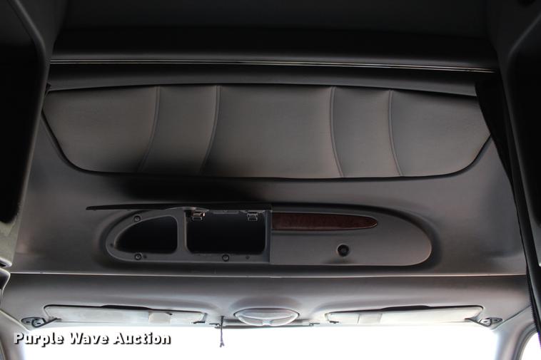 image for item EH9664 2003 Peterbilt 387 cab