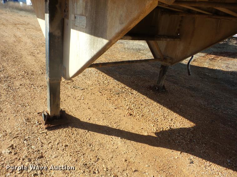 image for item J8542 2002 Trail King TI-Brook AWKFLR live bottom trailer