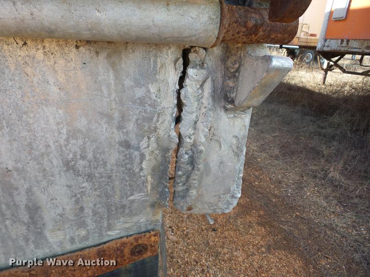 image for item J8542 2002 Trail King TI-Brook AWKFLR live bottom trailer