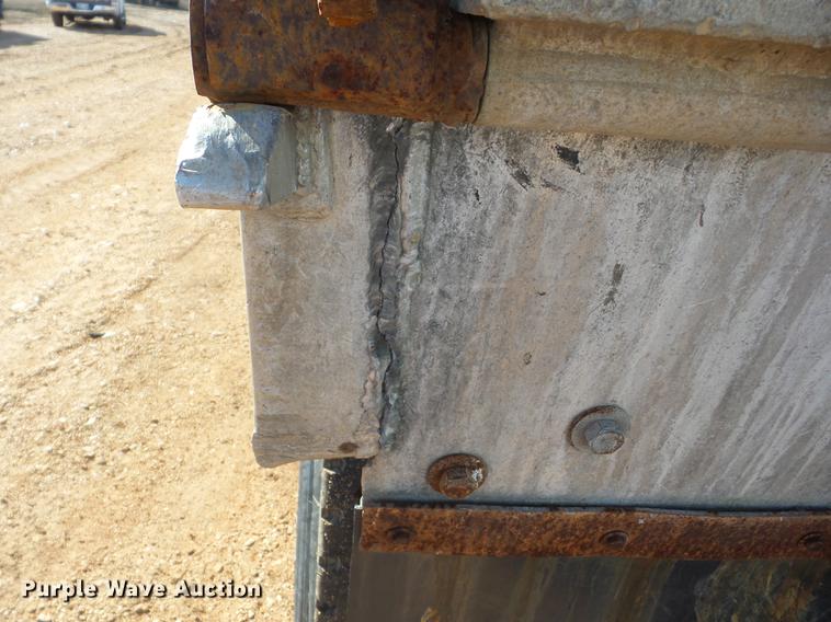 image for item J8542 2002 Trail King TI-Brook AWKFLR live bottom trailer