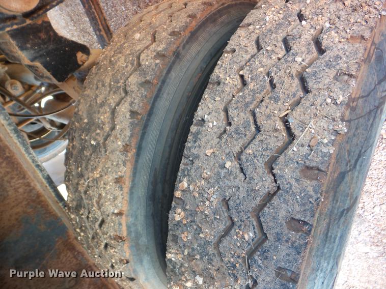 image for item J8542 2002 Trail King TI-Brook AWKFLR live bottom trailer