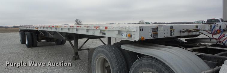 image for item J8547 2001 Wilson CF-900A flatbed trailer