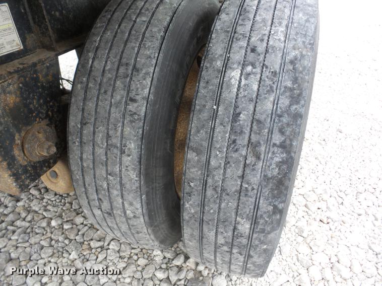 image for item J8547 2001 Wilson CF-900A flatbed trailer