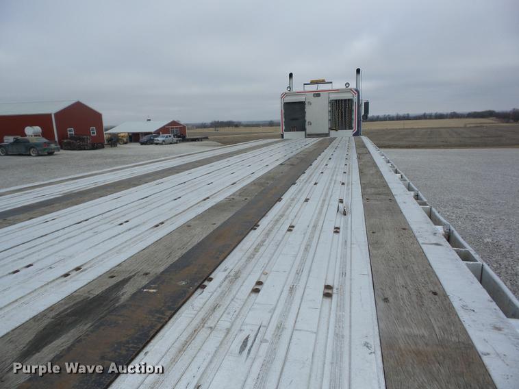 image for item J8547 2001 Wilson CF-900A flatbed trailer