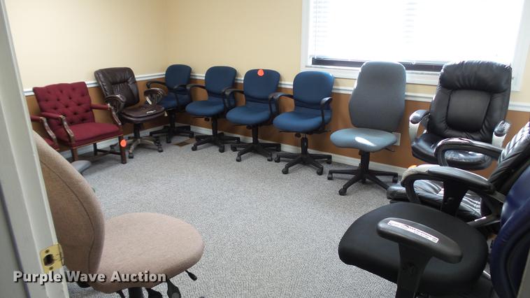 image for item CC9736 Approximately 30 office chairs