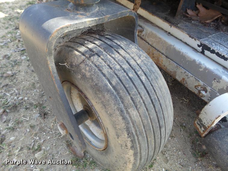 image for item CC9747 Lawn and garden equipment