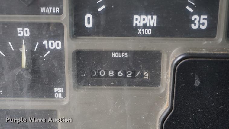 image for item DB0375 2001 International 4900 dump truck