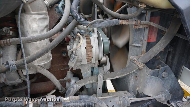 image for item DB0375 2001 International 4900 dump truck