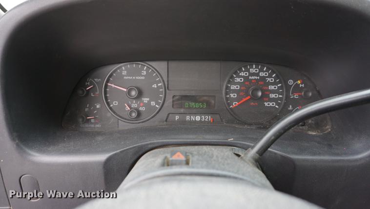 image for item DB0376 2006 Ford F350 Super Duty SuperCab utility bed pickup truck