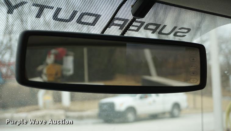 image for item DB0376 2006 Ford F350 Super Duty SuperCab utility bed pickup truck