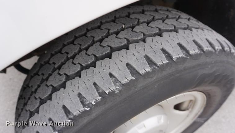 image for item DB0376 2006 Ford F350 Super Duty SuperCab utility bed pickup truck