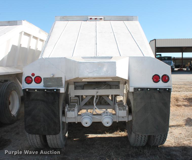 image for item DB5104 1982 Fruehauf DES-M2-M20/32 bottom dump trailer
