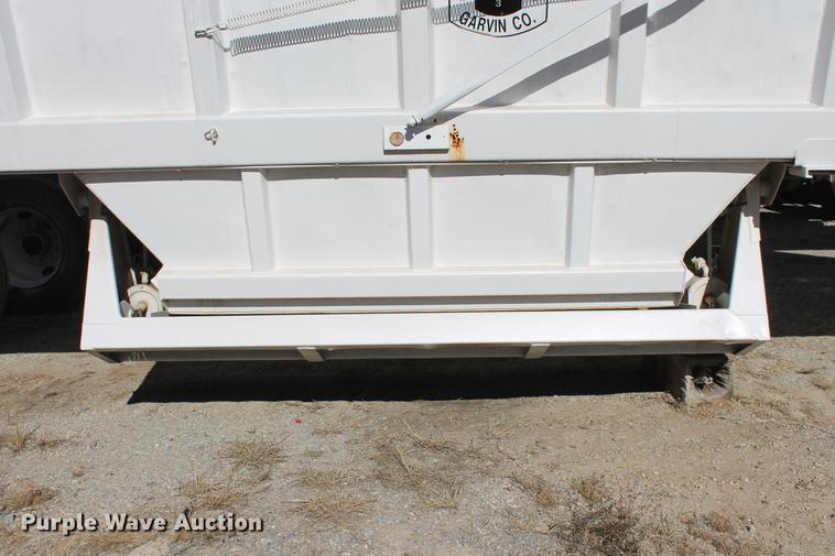 image for item DB5104 1982 Fruehauf DES-M2-M20/32 bottom dump trailer