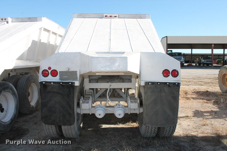 image for item DB5104 1982 Fruehauf DES-M2-M20/32 bottom dump trailer