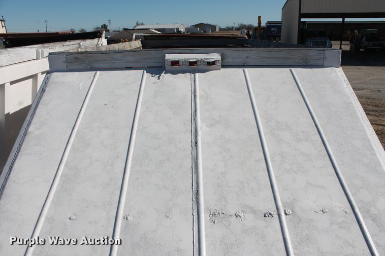 image for item DB5104 1982 Fruehauf DES-M2-M20/32 bottom dump trailer