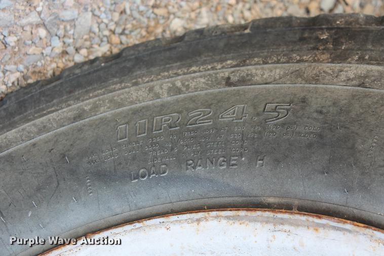 image for item DB5104 1982 Fruehauf DES-M2-M20/32 bottom dump trailer