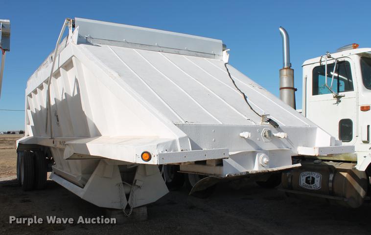 image for item DB5105 1978 Fruehauf DES-M2/M20/3L bottom dump trailer
