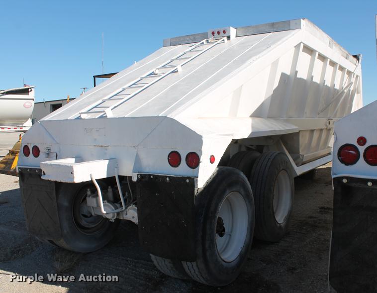 image for item DB5105 1978 Fruehauf DES-M2/M20/3L bottom dump trailer