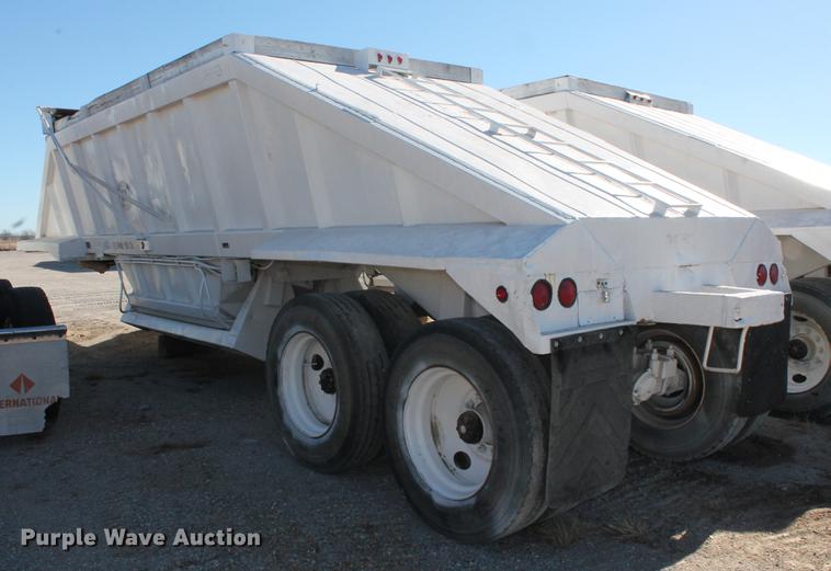 image for item DB5105 1978 Fruehauf DES-M2/M20/3L bottom dump trailer
