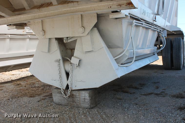 image for item DB5105 1978 Fruehauf DES-M2/M20/3L bottom dump trailer