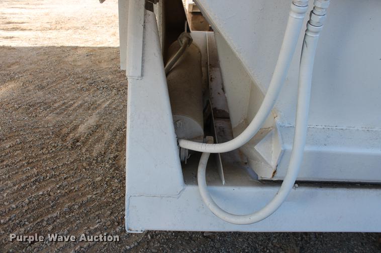 image for item DB5105 1978 Fruehauf DES-M2/M20/3L bottom dump trailer