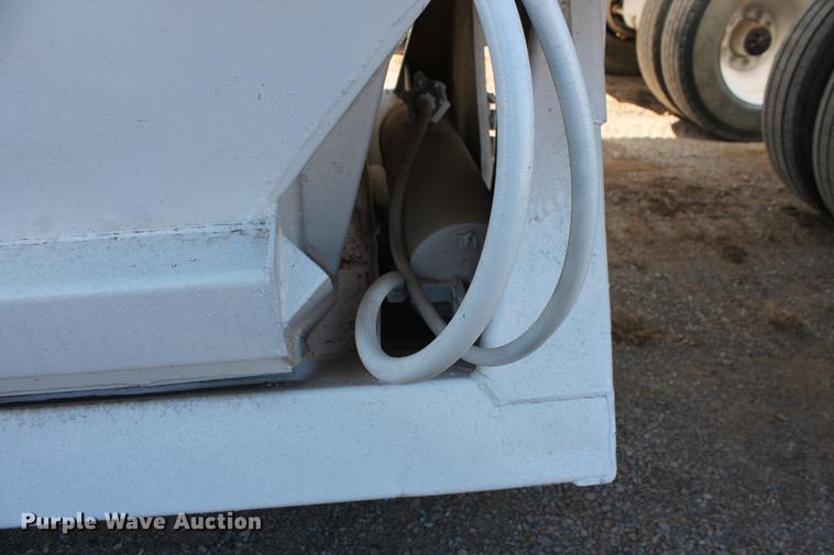 image for item DB5105 1978 Fruehauf DES-M2/M20/3L bottom dump trailer