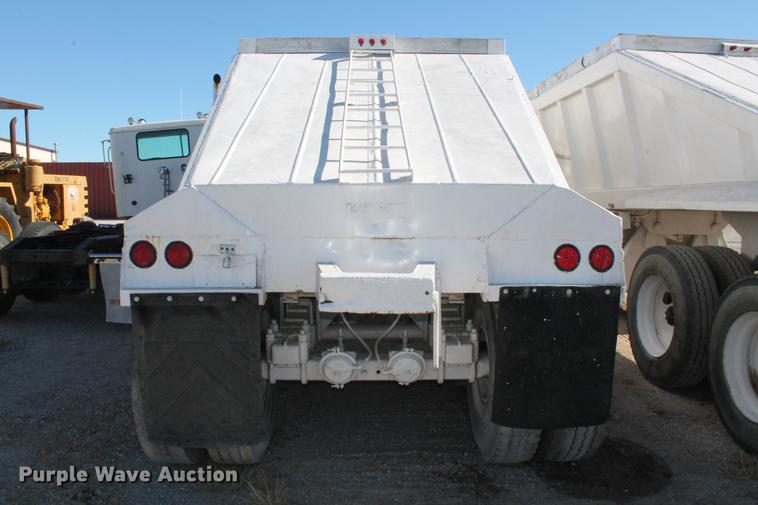image for item DB5105 1978 Fruehauf DES-M2/M20/3L bottom dump trailer