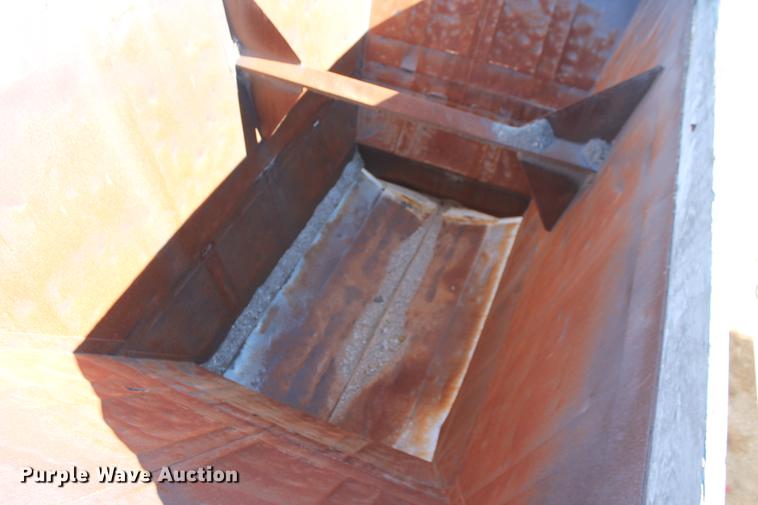 image for item DB5105 1978 Fruehauf DES-M2/M20/3L bottom dump trailer