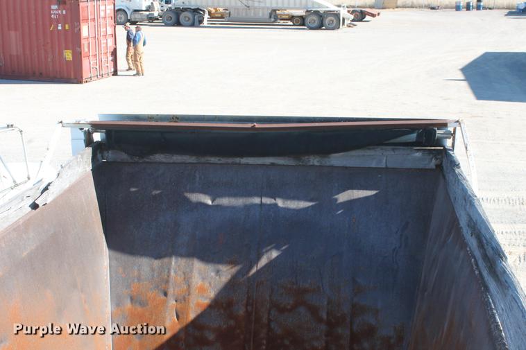 image for item DB5105 1978 Fruehauf DES-M2/M20/3L bottom dump trailer