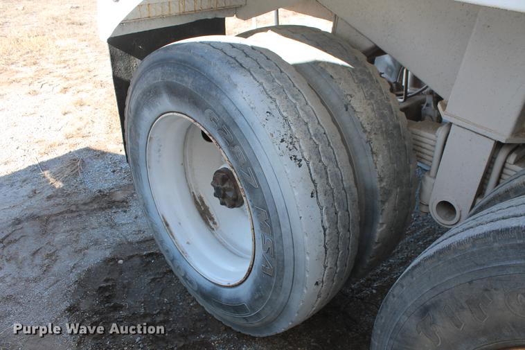 image for item DB5105 1978 Fruehauf DES-M2/M20/3L bottom dump trailer