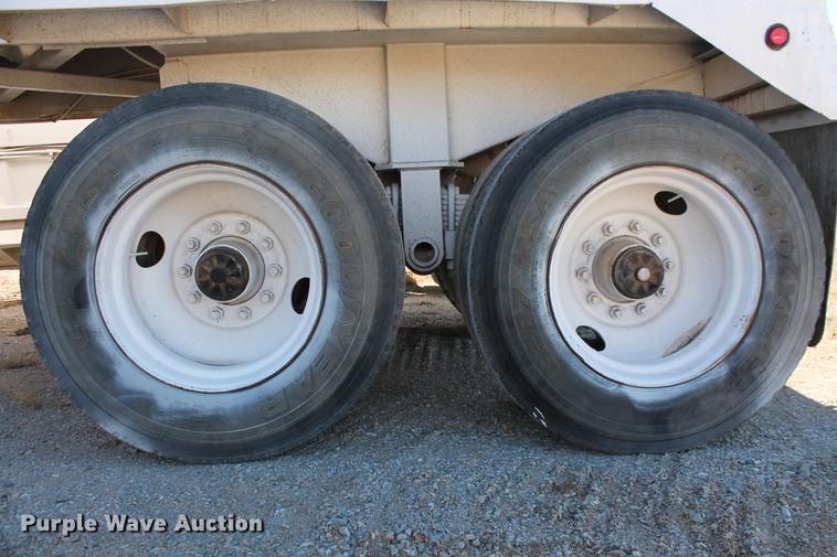 image for item DB5105 1978 Fruehauf DES-M2/M20/3L bottom dump trailer