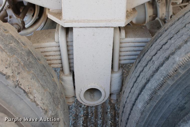 image for item DB5105 1978 Fruehauf DES-M2/M20/3L bottom dump trailer