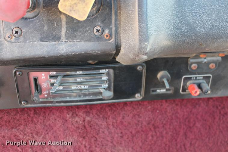 image for item DB5106 1994 International 9400 semi truck