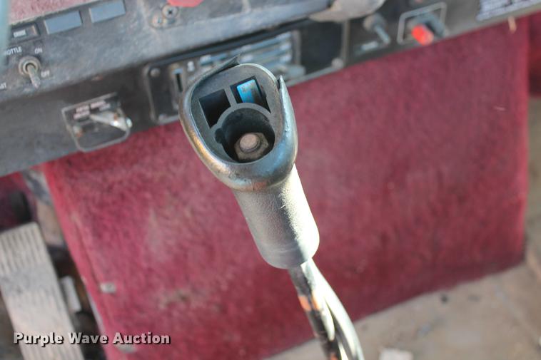 image for item DB5106 1994 International 9400 semi truck