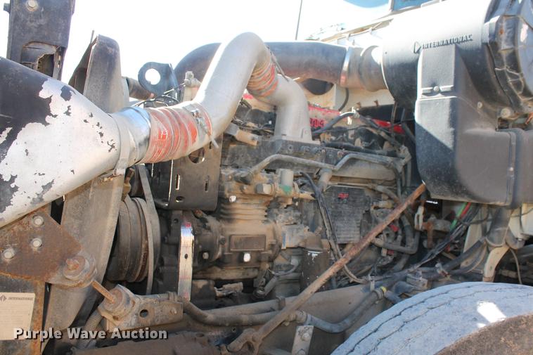 image for item DB5106 1994 International 9400 semi truck