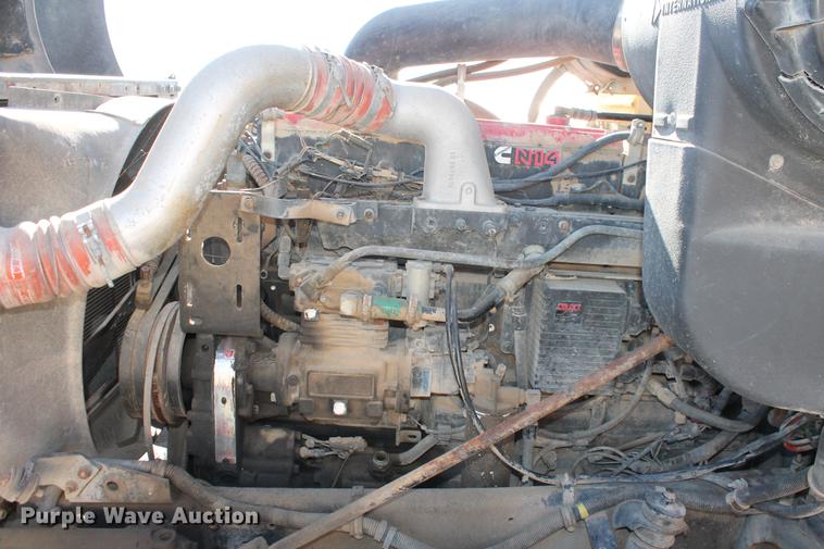 image for item DB5106 1994 International 9400 semi truck