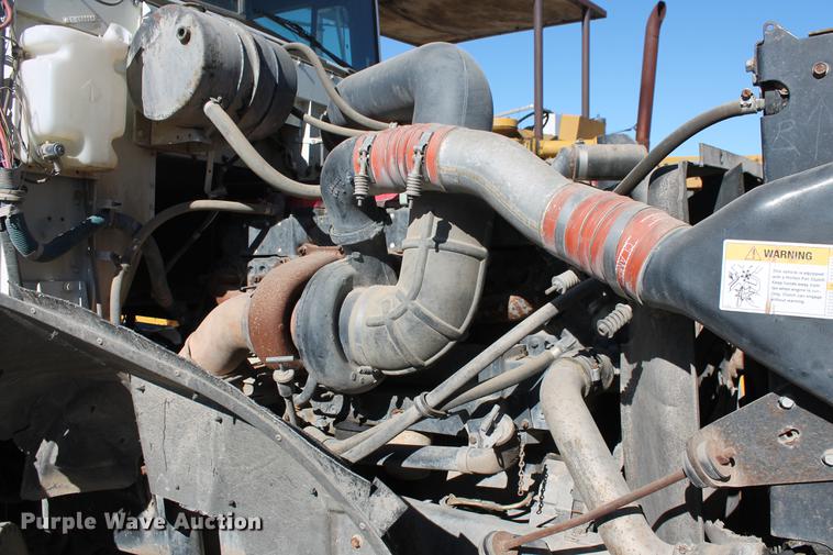 image for item DB5106 1994 International 9400 semi truck