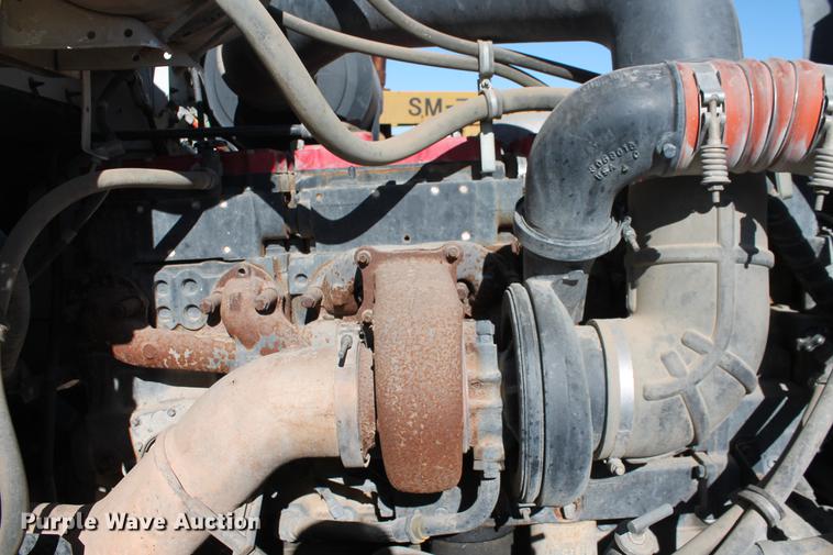 image for item DB5106 1994 International 9400 semi truck