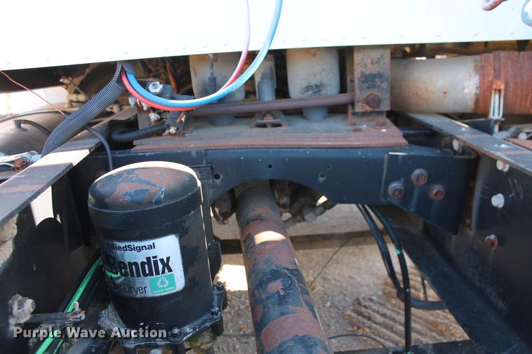 image for item DB5106 1994 International 9400 semi truck