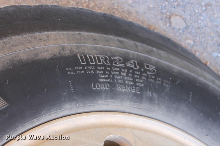 image for item DB5106 1994 International 9400 semi truck