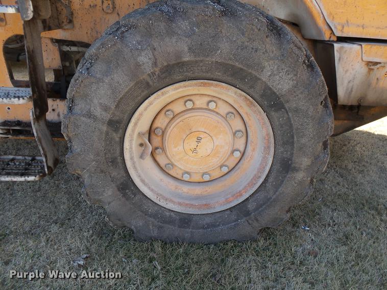 image for item DB7291 2002 Case 621D wheel loader