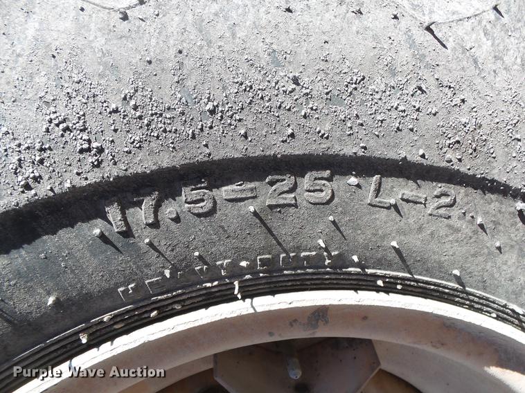 image for item DB7291 2002 Case 621D wheel loader