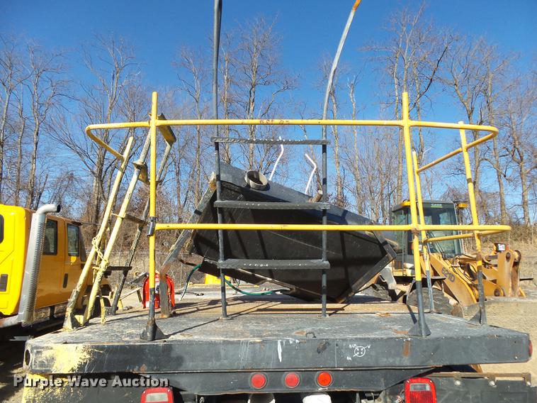 image for item DB7292 2011 International WorkStar 7500 paint striper truck