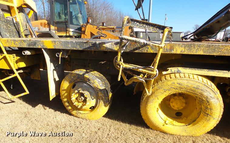 image for item DB7292 2011 International WorkStar 7500 paint striper truck