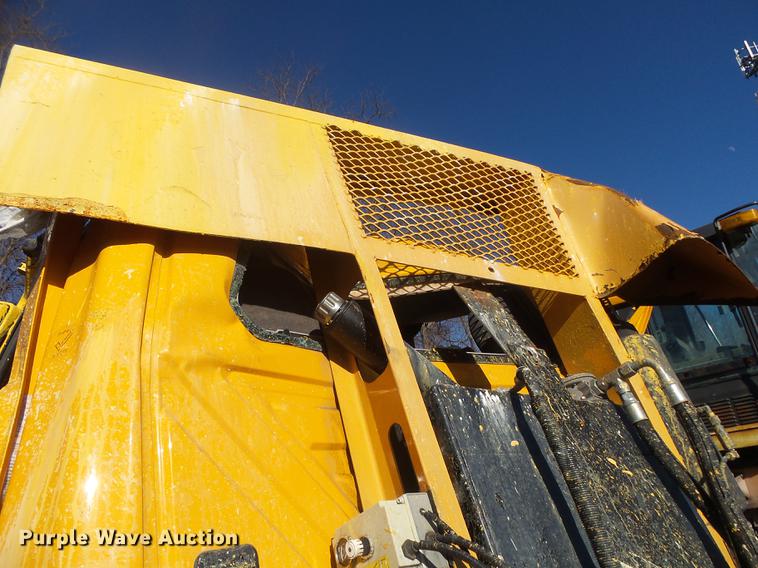 image for item DB7292 2011 International WorkStar 7500 paint striper truck