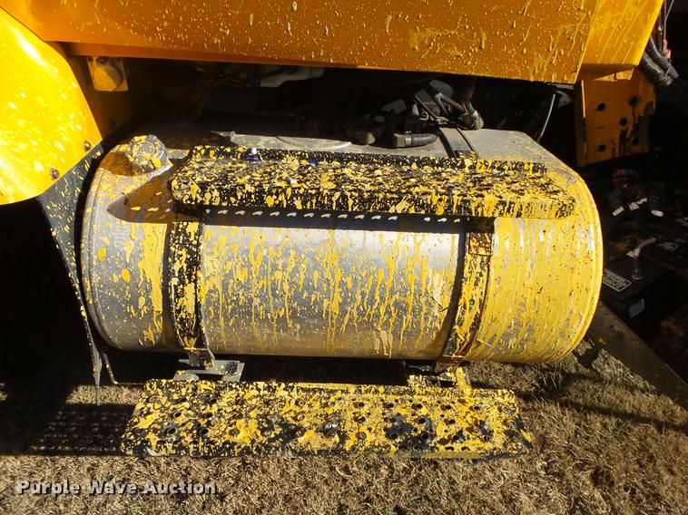 image for item DB7292 2011 International WorkStar 7500 paint striper truck