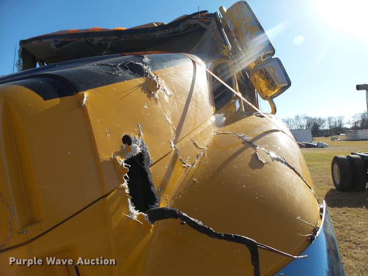 image for item DB7292 2011 International WorkStar 7500 paint striper truck