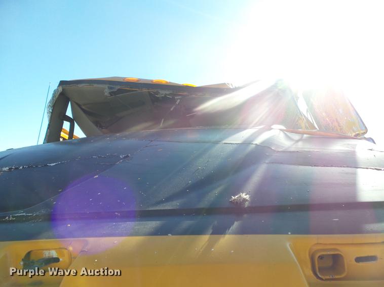 image for item DB7292 2011 International WorkStar 7500 paint striper truck