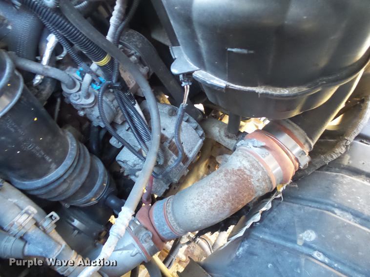 image for item DB7292 2011 International WorkStar 7500 paint striper truck